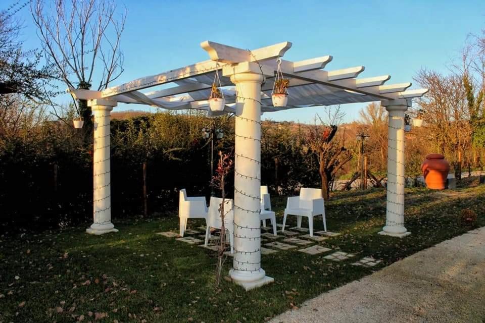 Tenuta Santo Stefano Azienda Agrituristica Santo Stefano del Sole 外观 照片